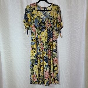 Like New Sami & Jo Floral Fit and Flare Short Sleeve Dress L